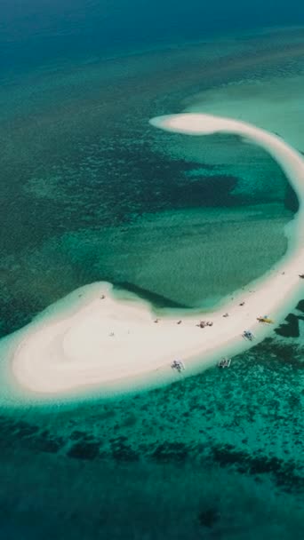 Acqua Turchese Coralli Circondati White Sandbar Camiguin Island Filippine Concetto — Video Stock