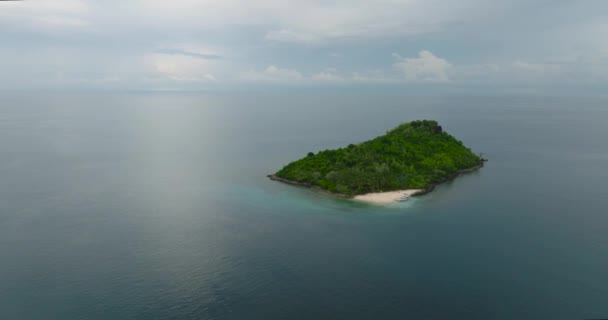 Vista Aérea Playa Baong Island Mar Azul Zamboanga Mindanao Filipinas — Vídeos de Stock