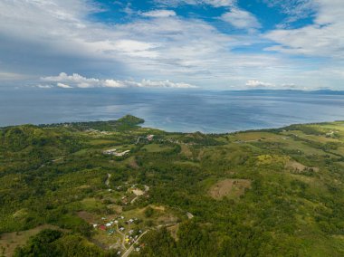 Ormanlı dağ manzarası, Zamboanga, Filipinler 'deki yeşil orman. Mindanao..