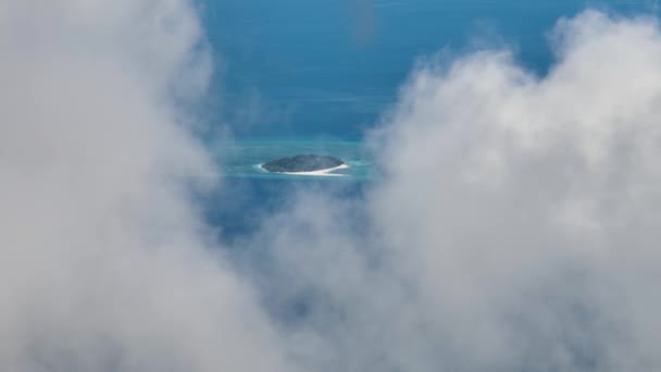 Isola Mantique Coperta Nuvole Bianche Camiguin Filippine — Video Stock