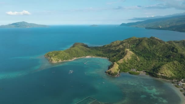 Laut Biru Dan Pulau Dinosaurus Tidur Mati Davao Oriental Filipina — Stok Video
