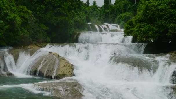 Shora Dolů Letecký Pohled Schodiště Jako Skalní Útvary Aliwagwag Falls — Stock video
