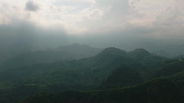 Горные Склоны Тропическими Лесами Облачный Закат Сельской Местности Минданао Филиппины — стоковое видео