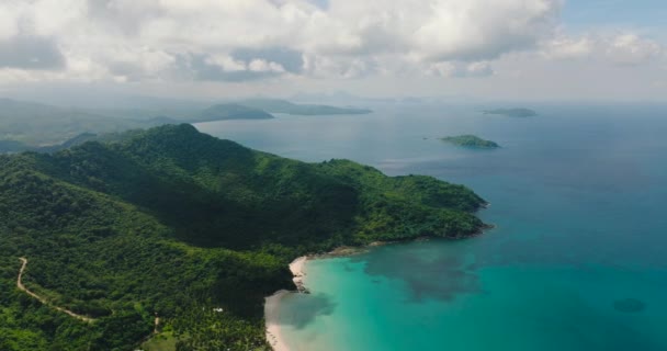 Вид Сверху Остров Бирюзовой Водой Кораллами Пляж Диапела Эль Нидо — стоковое видео