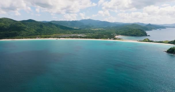 Plajı Palmiye Ağaçları Olan Tropik Bir Ada Nacpan Sahili Nido — Stok video