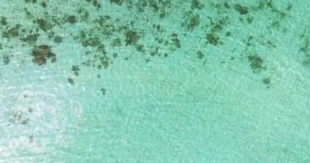 Reflexão Sol Sobre Fundo Mar Com Água Cristalina Turquesa Nido — Vídeo de Stock