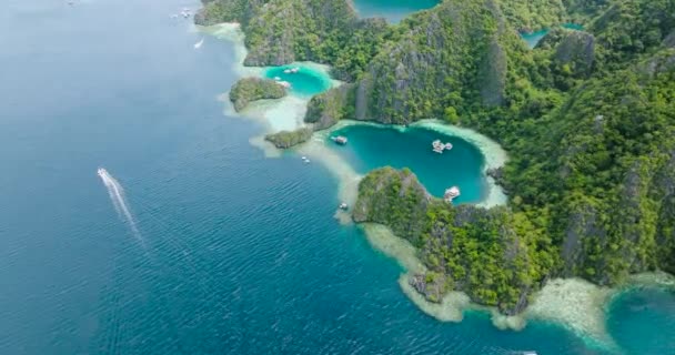 Letecký Pohled Turistické Lodě Laguny Modrou Vodou Coron Palawan Filipíny — Stock video