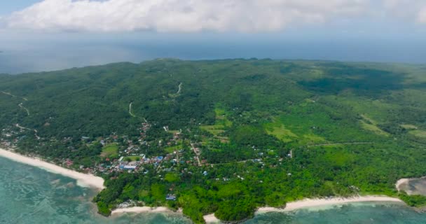 在空中俯瞰喀拉巴岛和带有白色沙滩的谭甘皮涅罗夫岛 Romblon 菲律宾 — 图库视频影像