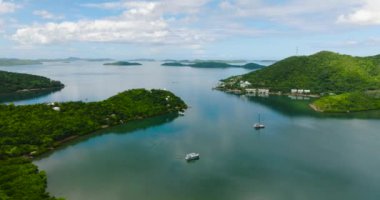 Concepcion, Busuanga 'daki adaların ve teknelerin panorama manzarası. Palawan 'da. Filipinler.