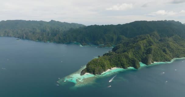 Isla Con Playas Barcos Sobre Mar Azul Lagunas Coron Palawan — Vídeos de Stock