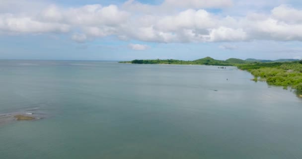 Île Tropicale Avec Mer Turquoise Dans Zone Côtière Looc Île — Video