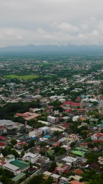 Εμπορικά Κτίρια Στην Πόλη Ιλόιλο Νήσος Πάνεϊ Φιλιππίνες Κάθετη Προβολή — Αρχείο Βίντεο