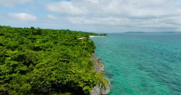 Tropikalna Wyspa Turkusowym Morzem Falowanymi Falami Wyspa Carabao Romblon Filipiny — Wideo stockowe