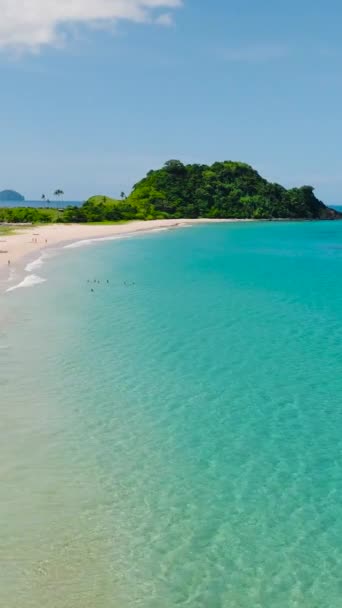 Oceánské Vlny Písečné Pláži Nacpan Beach Nido Palawan Filipíny Svislé — Stock video