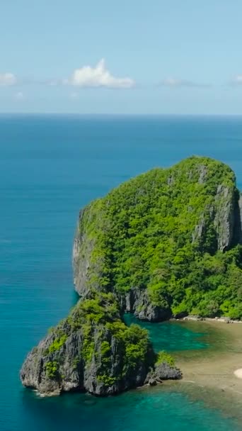 Cadlao Island Met Stranden Blauwe Lucht Wolken Nido Palawan Filippijnen — Stockvideo
