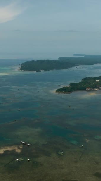 Mar Azul Con Jaulas Granjas Peces Cielo Azul Nubes Mindanao — Vídeo de stock