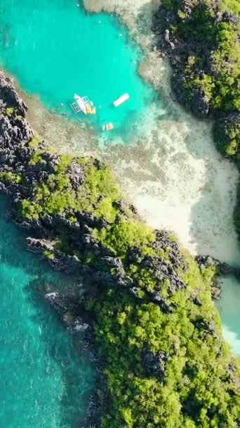 Бирюзовые Лагуны Острове Минилок Отражение Солнца Над Водой Эль Нидо — стоковое видео