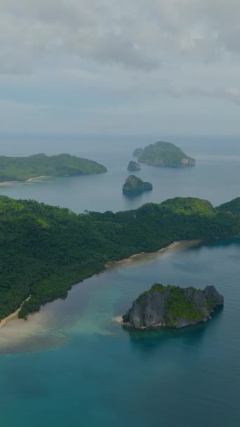 Tropical Island Beach Islets Nido Philippines Palawan Vertical View — Stock Video