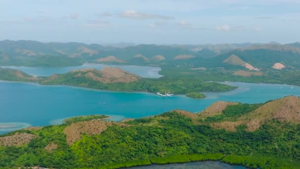 Ilha Uson Com Manguezais Floresta Água Mar Azul Turquesa Lajala — Vídeo de Stock