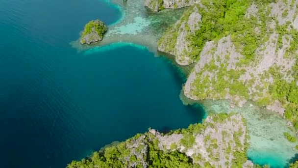 Playa Calachuchi Laguna Pukaway Coron Palawan Filipinas — Vídeos de Stock