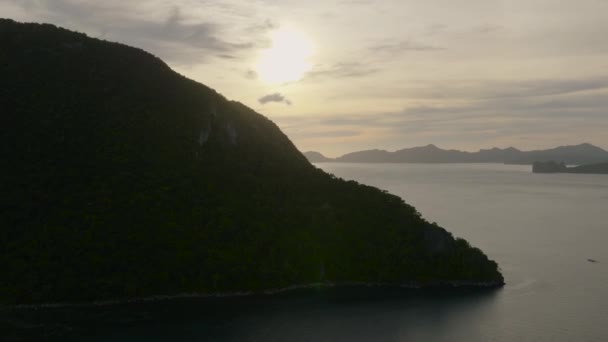 Panorama Utsikt Över Solnedgången Bakom Den Tropiska Nido Palawan Filippinerna — Stockvideo