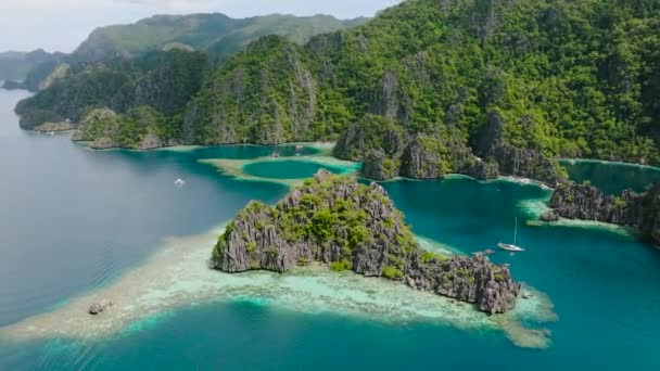 Islote Tropical Con Agua Turquesa Transparente Laguna Gemela Coron Palawan — Vídeos de Stock