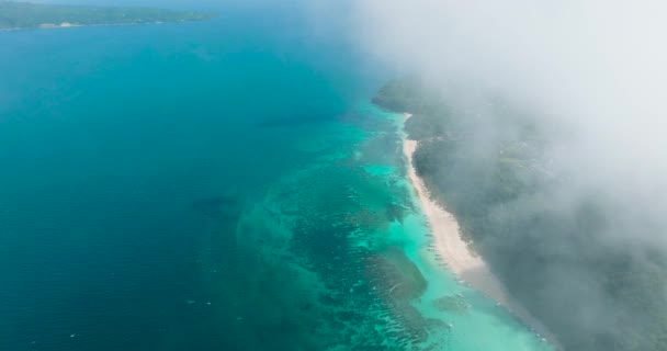 Wolken Puka Shell Beach Met Wit Zand Turquoise Zeewater Boracay — Stockvideo