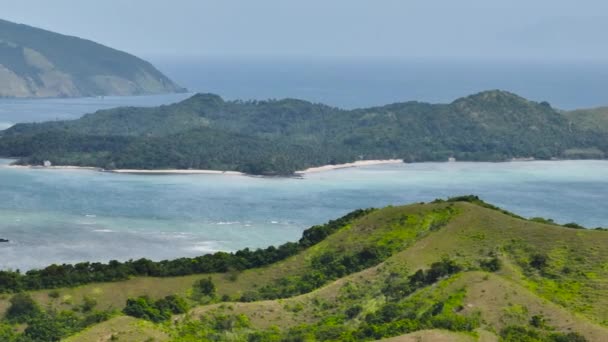 Îles Avec Des Plages Sur Littoral Les Vagues Montagnes Santa — Video