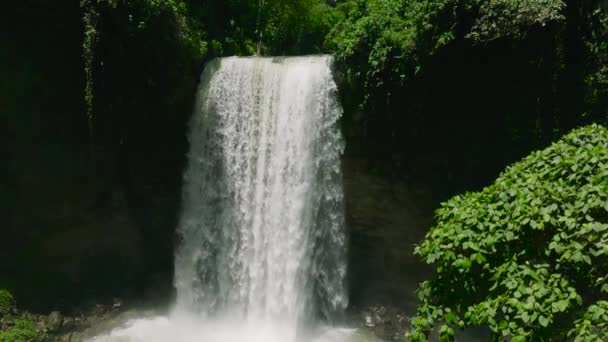 Montaña Con Cascadas Bosque Hikong Alo Falls Lago Sebu Mindanao — Vídeos de Stock