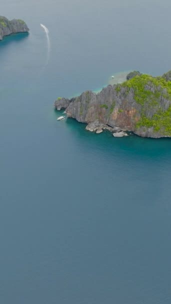 해변이있는 석회암 팔라완 엘니도의 바다에 필리핀입니다 — 비디오