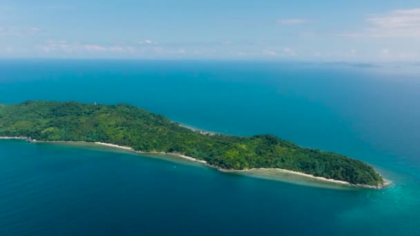Cagbuli Adası Ndaki Kumlu Sahil Şeridi Mavi Denizle Çevrili Nido — Stok video
