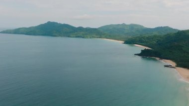 Duli Sahili, Dagmay Sahili ve El Nido, Palawan 'daki Mariposa Sahili' nin havadan görüntüsü. Filipinler.