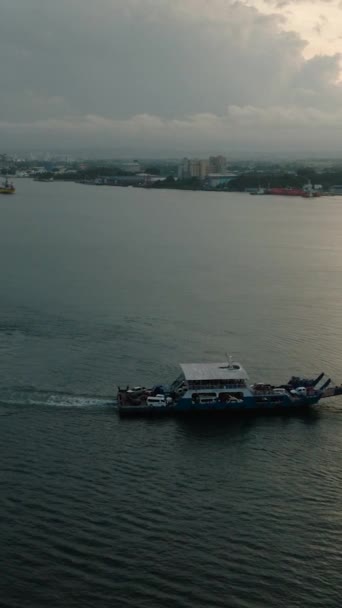 Паром Плывущий Другой Остров Тропического Порта Остров Самал Давао Филиппины — стоковое видео