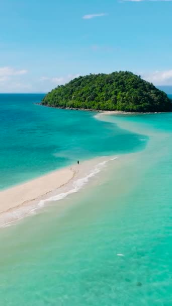 Luftaufnahme Der Bon Bon Sandbank Mit Klaren Meereswellen Romblon Island — Stockvideo