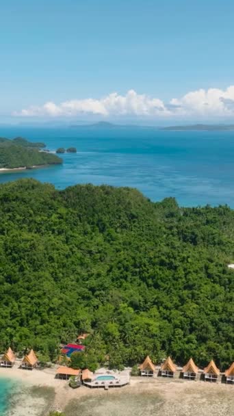 Güzel Beyaz Kumlu Bir Sahil Manzarası Tropikal Adanın Yukarısından Manzara — Stok video