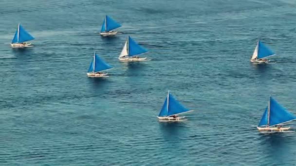 Ovanifrån Paraw Segelbåtar Som Kör Över Det Turkosa Vattnet Boracay — Stockvideo