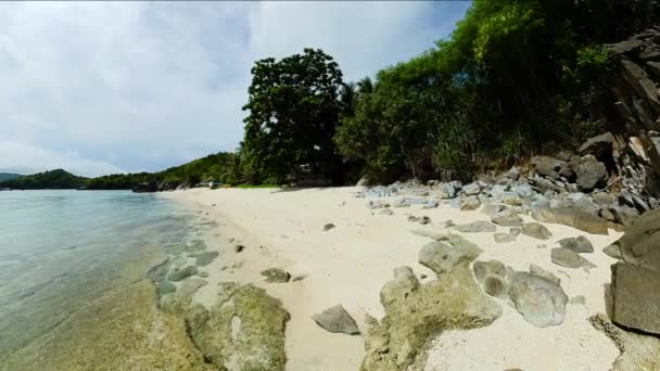 Tropisch Landschap Van Strand Met Oceaangolven Zand Rotsen Cobrador Eiland — Stockvideo