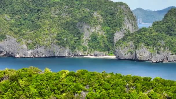 Islas Matinloc Tapiután Con Mar Azul Pequeñas Playas Nido Palawan — Vídeos de Stock