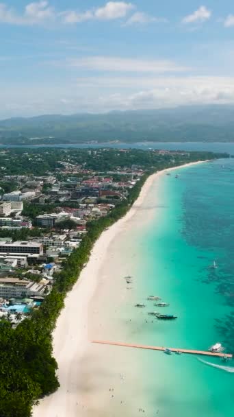 Boten Lopen Helder Turquoise Water Witte Strand Pad Boracay Island — Stockvideo
