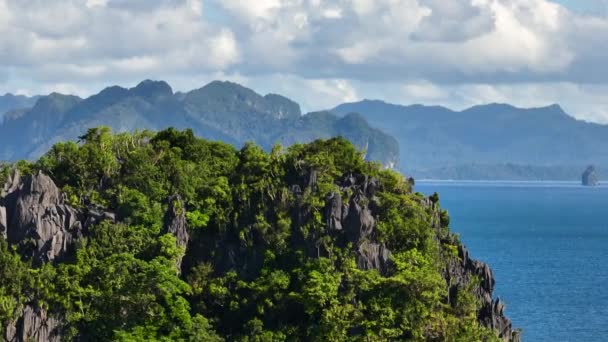 Remolcando Acantilados Piedra Caliza Islas Con Mar Azul Nido Palawan — Vídeos de Stock