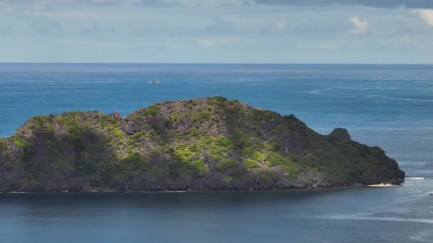Mare Blu Intorno All Isola Tropicale Con Piccola Spiaggia Filippine — Video Stock