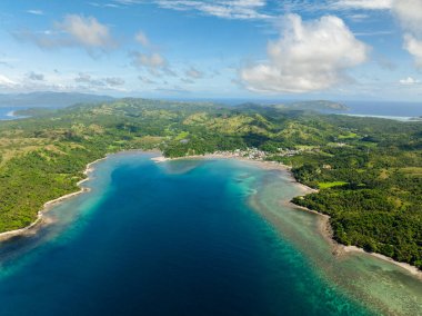 Santa Fe, Tablas Adası 'nda, dağları ve küçük bir kasabası var. Romblon, Filipinler.