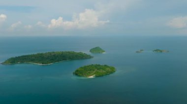 Panubigan 'da kumlu plajlı bir grup ada. Bir zamanlar Islas. Zamboanga 'da. Mindanao, Filipinler. Deniz Burnu.