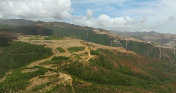 Nickel Madencilik Dağdaki Hava Görüntüsü Kırmızı Rengin Orman Tonu Mindanao — Stok video