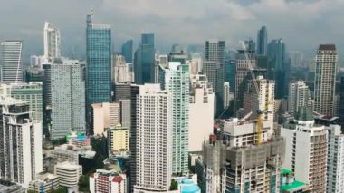 Makati Şehri: Yüksek Binalar. Metro Manila, Filipinler 'de Skyline.