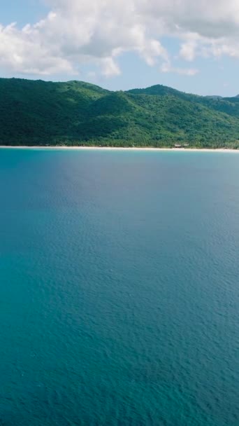 Blauwe Zee Voor Nacpan Beach Blauwe Lucht Wolken Nido Palawan — Stockvideo