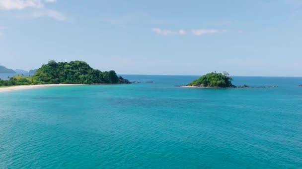 Small Islands Blue Sea Sandy Beach Nacpan Beach Nido Palawan — 图库视频影像