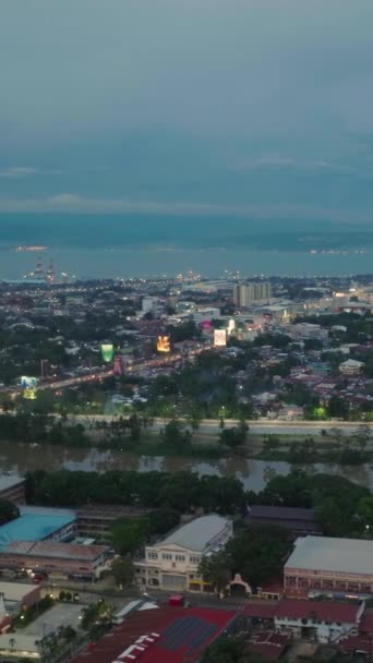 Edifícios Aldeia Com Luzes Cagayan Oro Mindanao Filipinas Vídeo Vertical — Vídeo de Stock