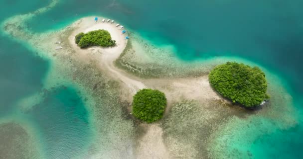 Prospettiva Aerea Isole Con Spiaggia Sabbia Bianca Isola Britania Surigao — Video Stock