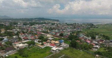 Marawi 'nin Lanao del Sur kentindeki yoğun yerleşim yerlerinin hava araştırması. İslam Şehri. Mindanao, Filipinler.